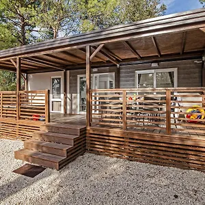  Prázdninový areál Eurocamp Mobile Homes At Porton Biondi